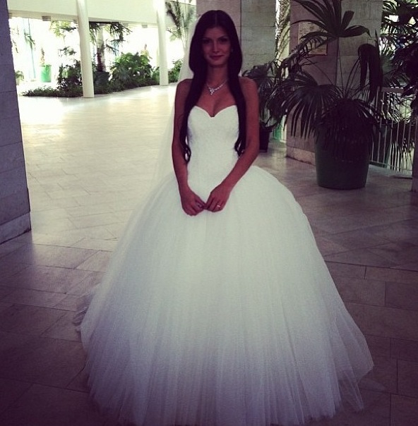 fashion, ball gown, bridal and wedding dress