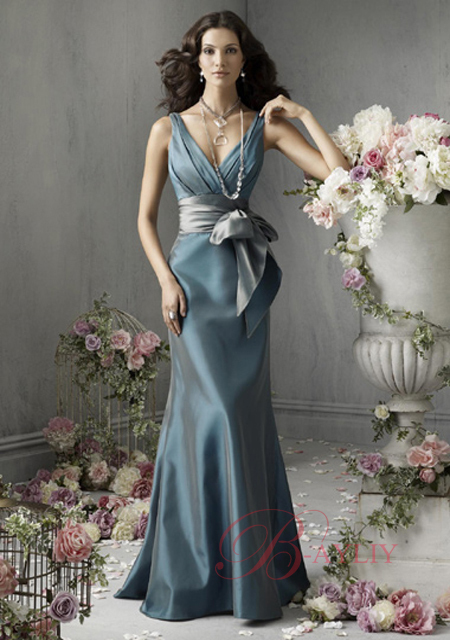 girl, bridesmaid dress trumpet and beauty