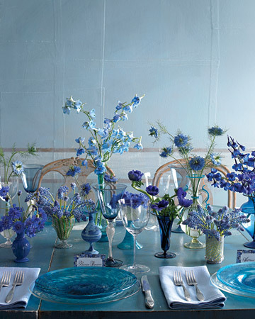 centerpieces, place setting and table