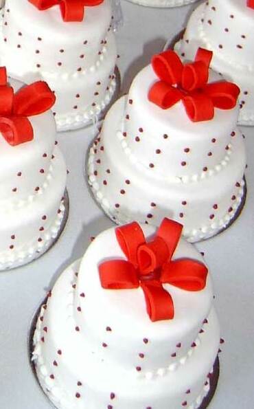 bow, cake and weddings