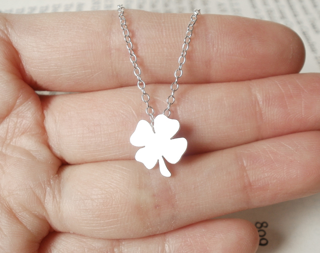 clover necklace, huiyi tan necklace, lucky clover and lucky necklace