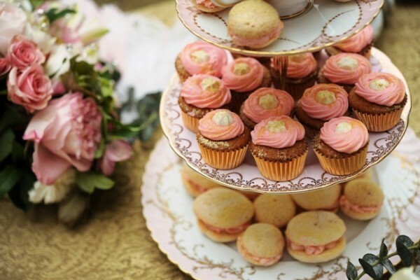 cakes, pink and wedding table