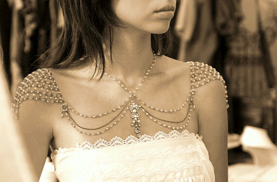 antique, pearls and shoulders