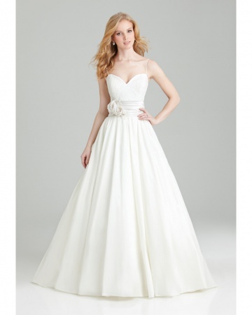 2013, Allure and dress