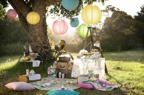 table, garden and ideas