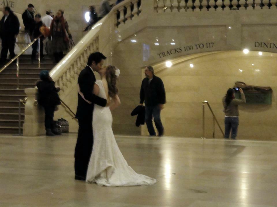 grand central station, kiss, marrige and wedding dress