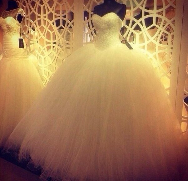 wedding dress, bridge dress and vestido de noiva