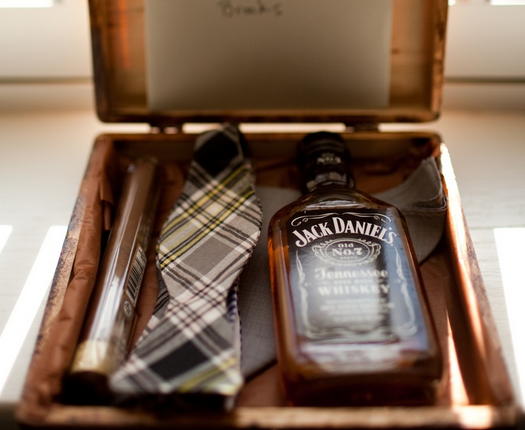 groomsman gift and cigar