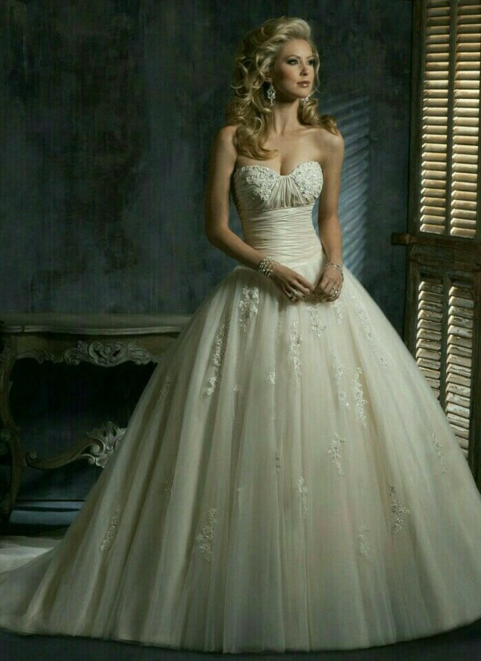 party, sweetheart neckline, hair and flowing