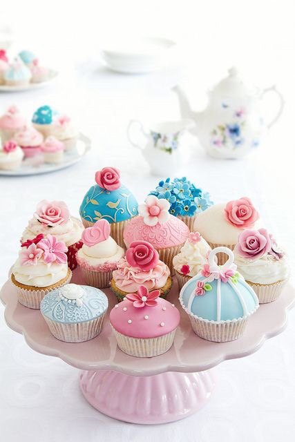 blue, kawaii and gold
