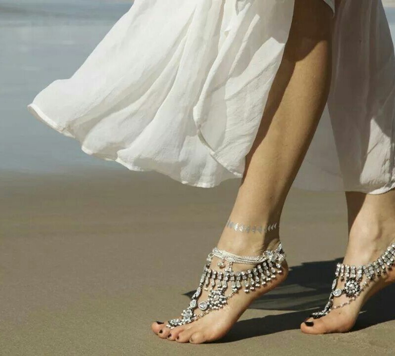beach wedding accessories, beach wedding, flare feet and fabulous feet