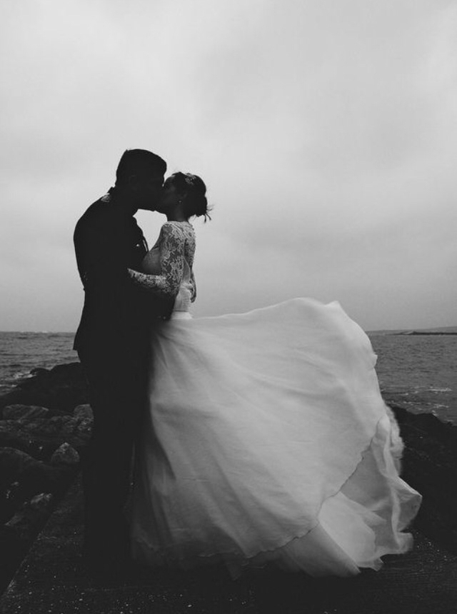 kiss, love, couple and bw