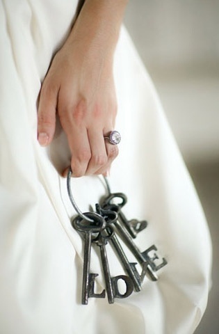 wedding favor ideas, love and skeleton key