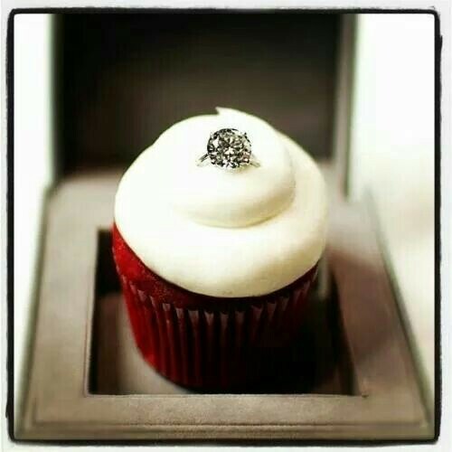 proposal idea, wedding proposal and cupcake proposal