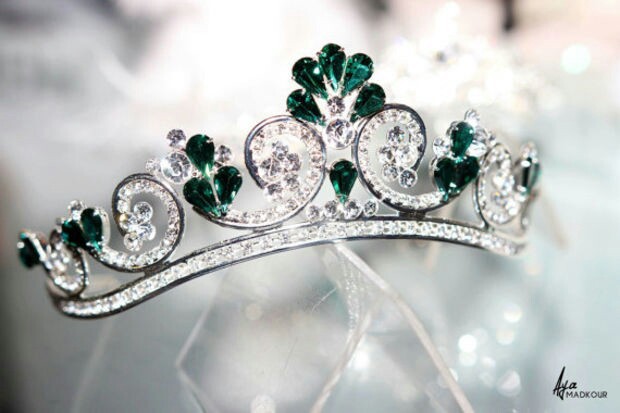 tiara, bridal tiara and bridal gowns
