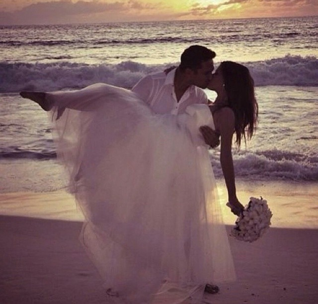 beachwedding, happy, kiss and love