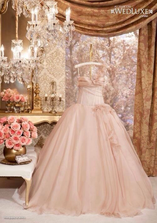wedding dress, vintage belle, pearls and dreamy