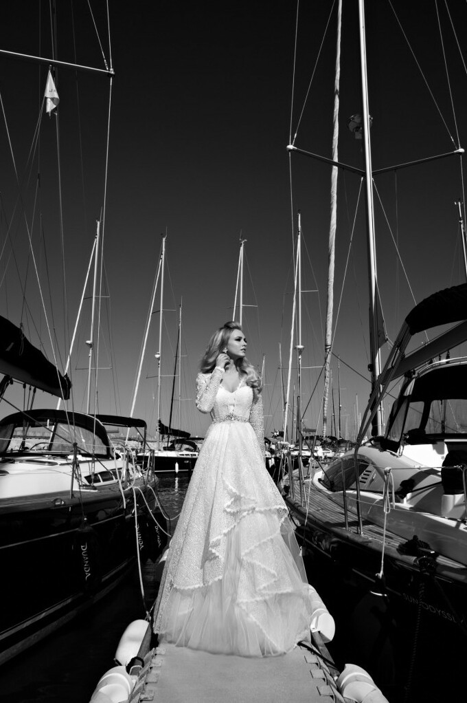 bride, black & white, the st-tropez cruise and dress