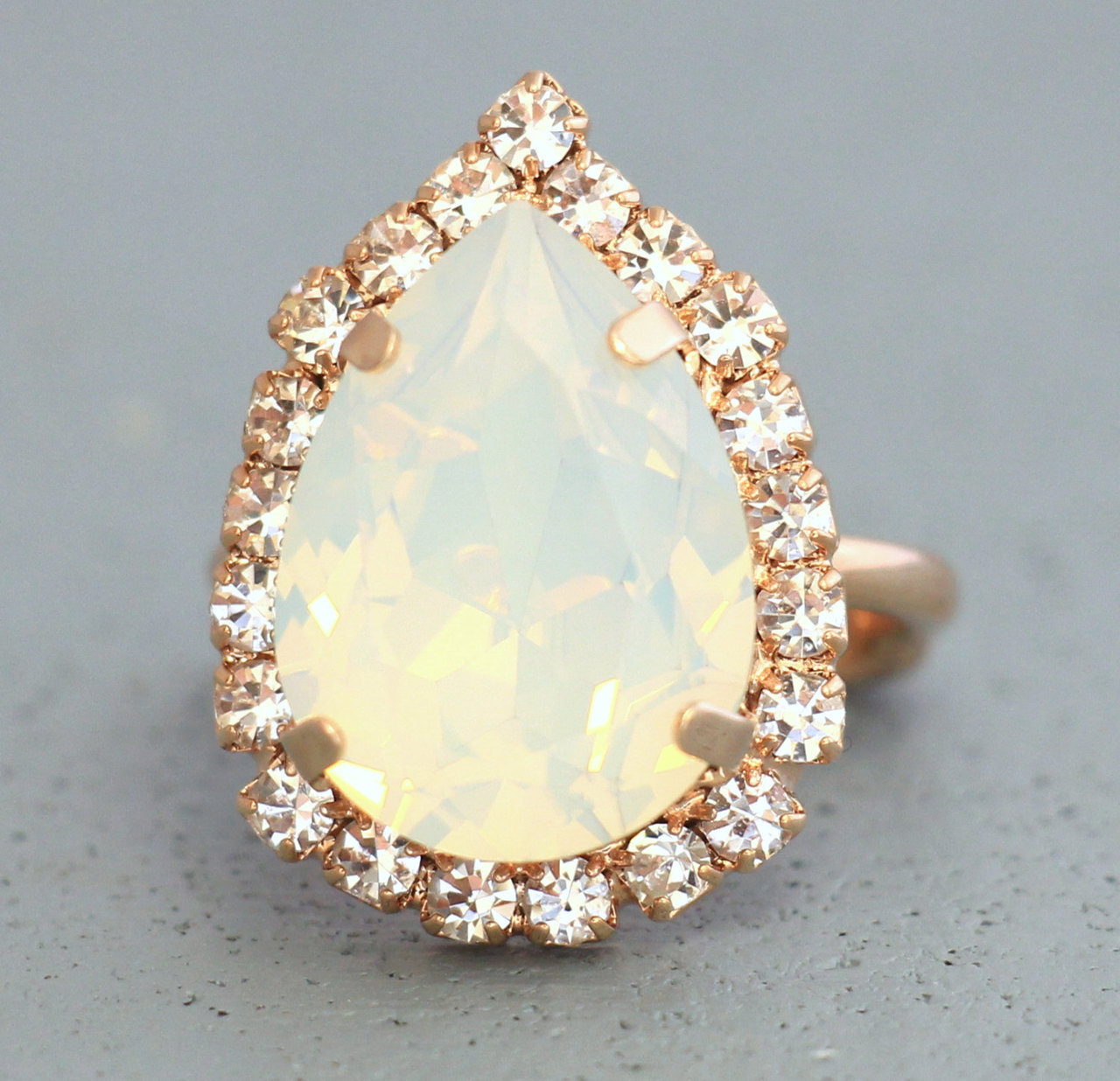 Swarovski, shabby chic, stly and white opal