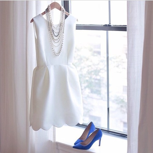 blue pumps, fashionable, lwd and jewelry