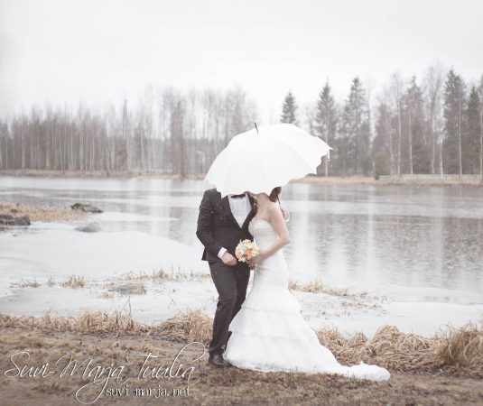 spring wedding, wedding photography and umbrella