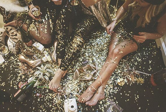 body, gold and kiss