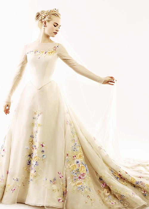 photography, dress, lily james and Queen