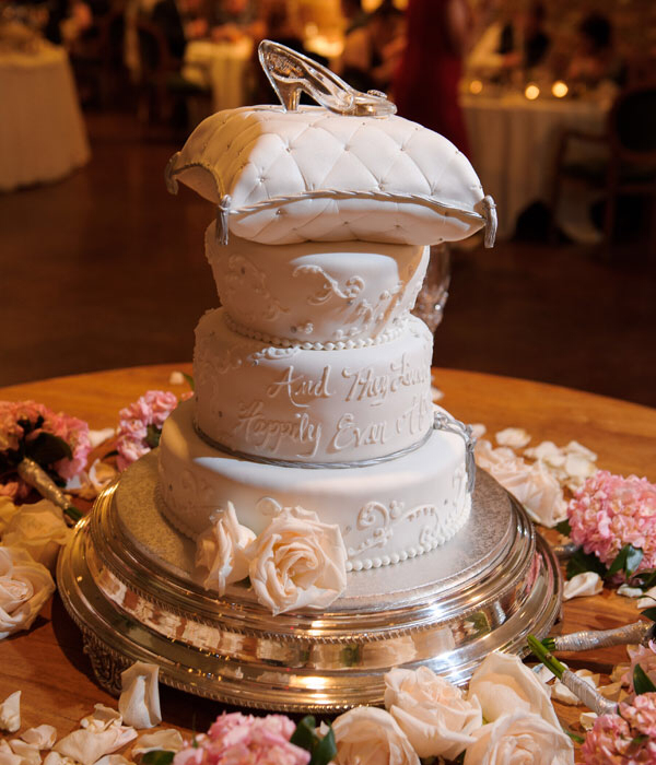 glass shoe and cinderella cake