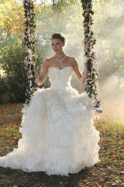 emily thorne, smile and fluffy dress