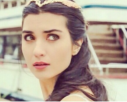love, elif denizer and green eyes