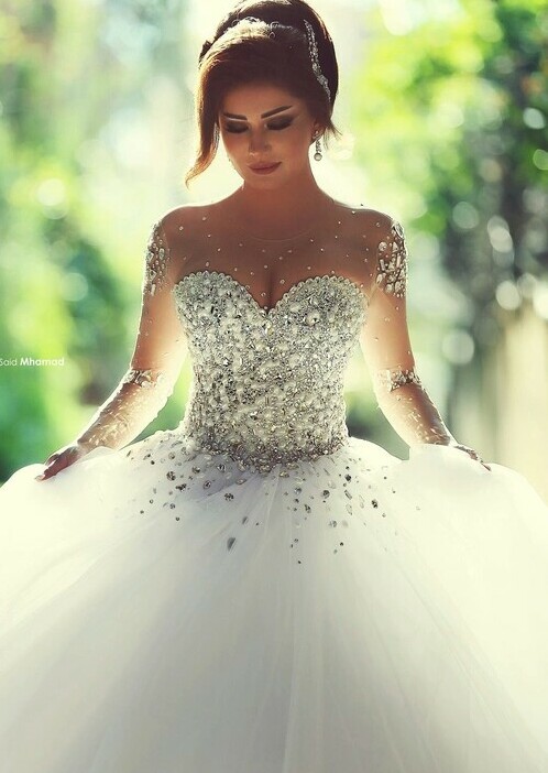 lovely, awesome, gorgeous wedding gown and bridel