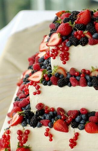 FRUiTS, strawberry and dramatism