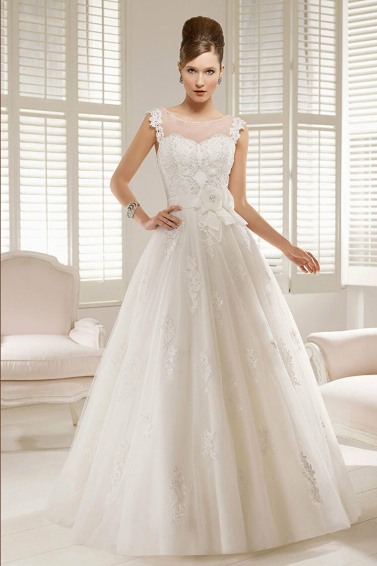 beading dress, wedding dress, wedding gown and applique