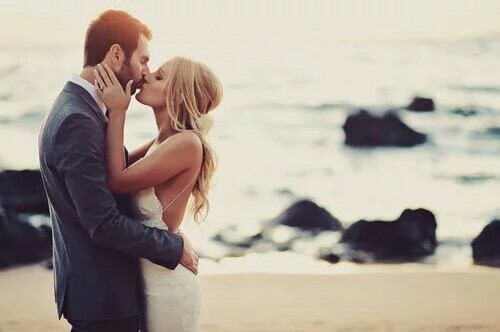 kiss, sand and coast
