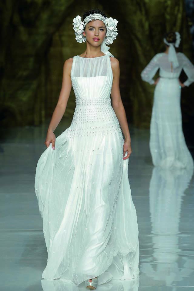 model, bridal, fashion show and Pronovias