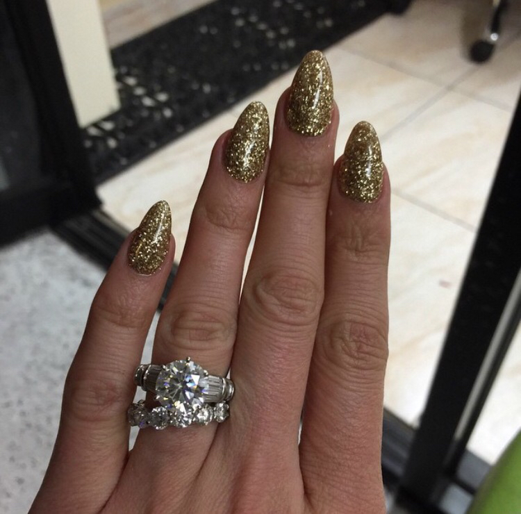 wedding ring, sparkles, huge ring and ring