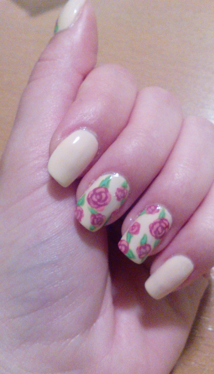 nails art, roses, beauty and flowers