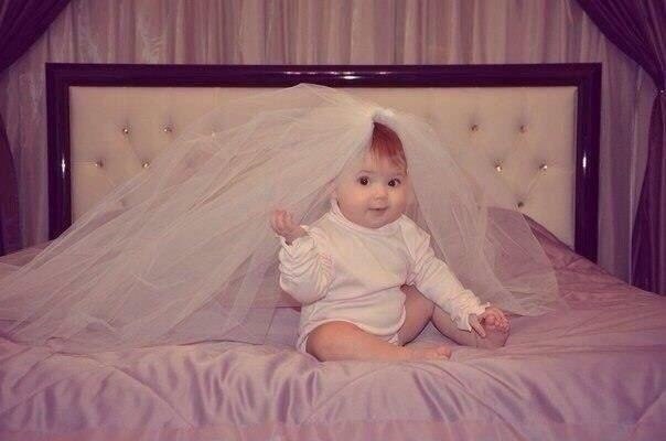 bed, cute and little gir