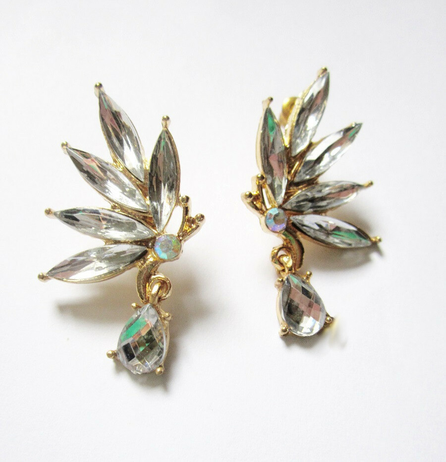 love, sparkle, classic and jewelry