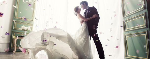 pre-wedding photography, wedding dress and love
