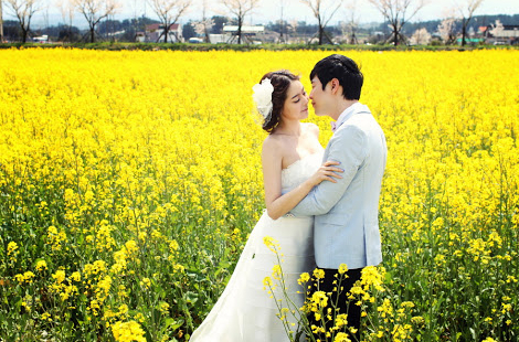 romantic, pre-wedding photography and groom