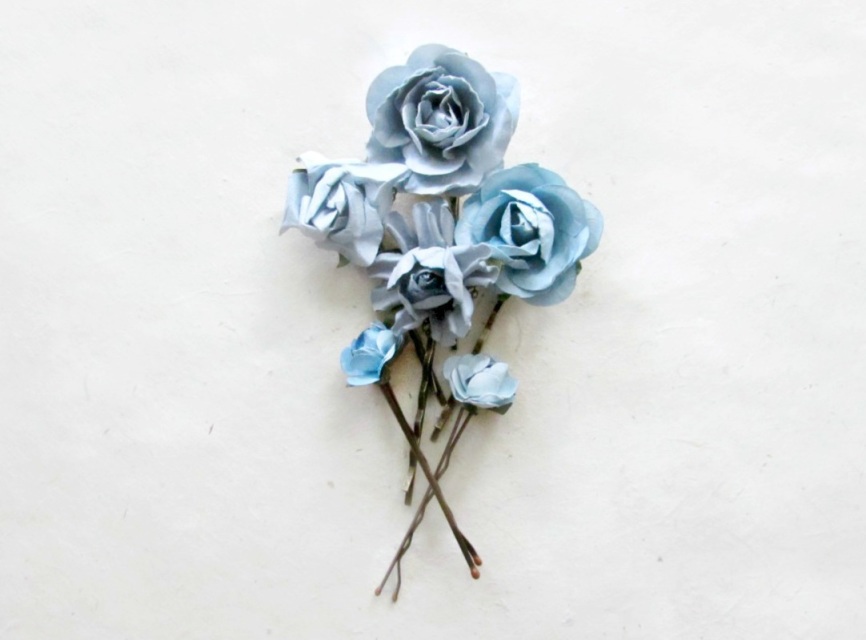 flowers, somethingblue, women and pretty