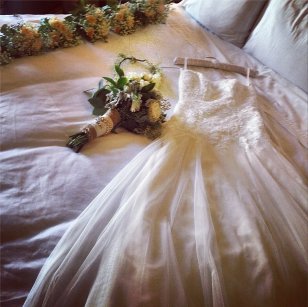 bed, bride, flowers and shite