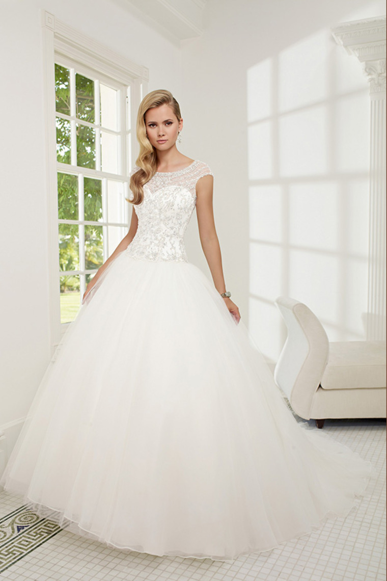 lace dress, fashion, wedding dress and wedding gown