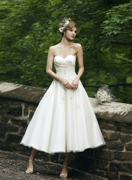 a-line wedding dress, fashion wedding dress and modern wedding dress