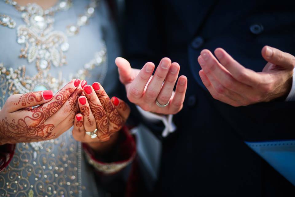 mehndi, pray, indian couple and saree