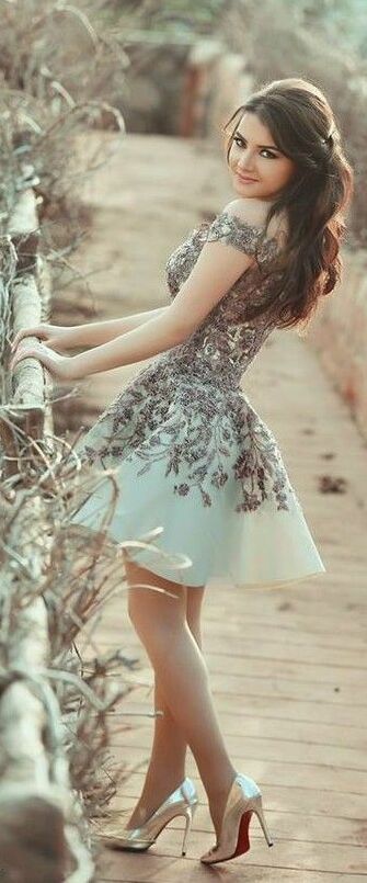 ohh wardrobe, brunette and wedding dress