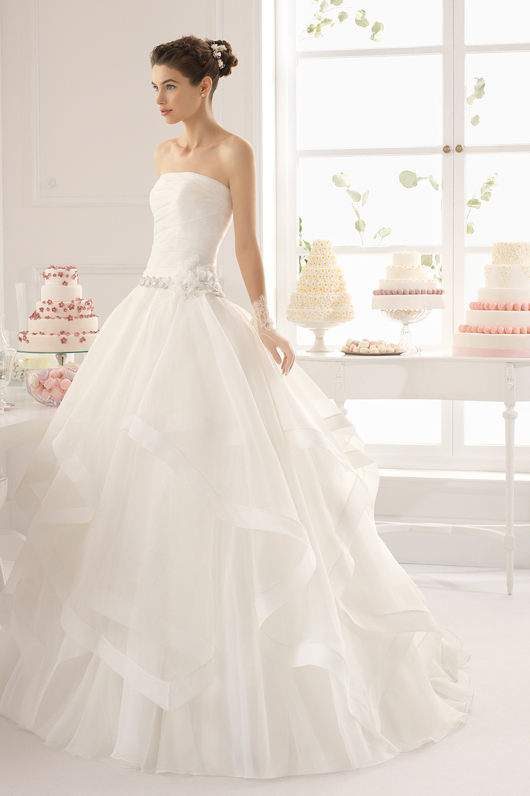 sleeveless dress, beading dress, fashion dress and wedding dress