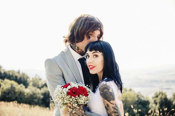 oli, hannah sykes and couple