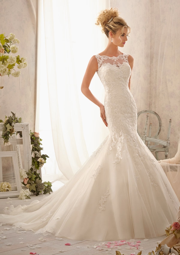elegant, gorgeous wedding gown and wedding dress